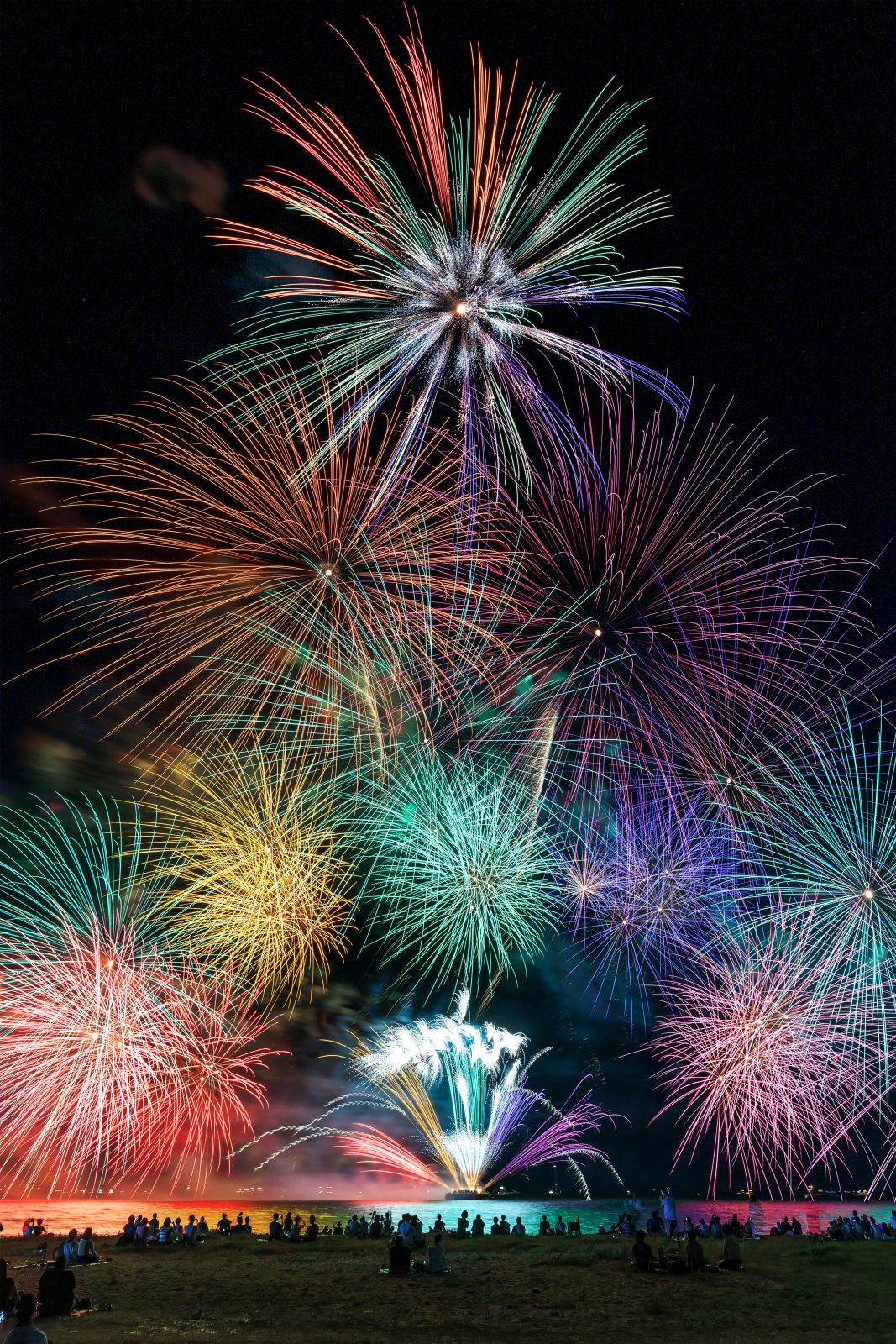 津花火大会の写真「虹色リラクゼーション花火」