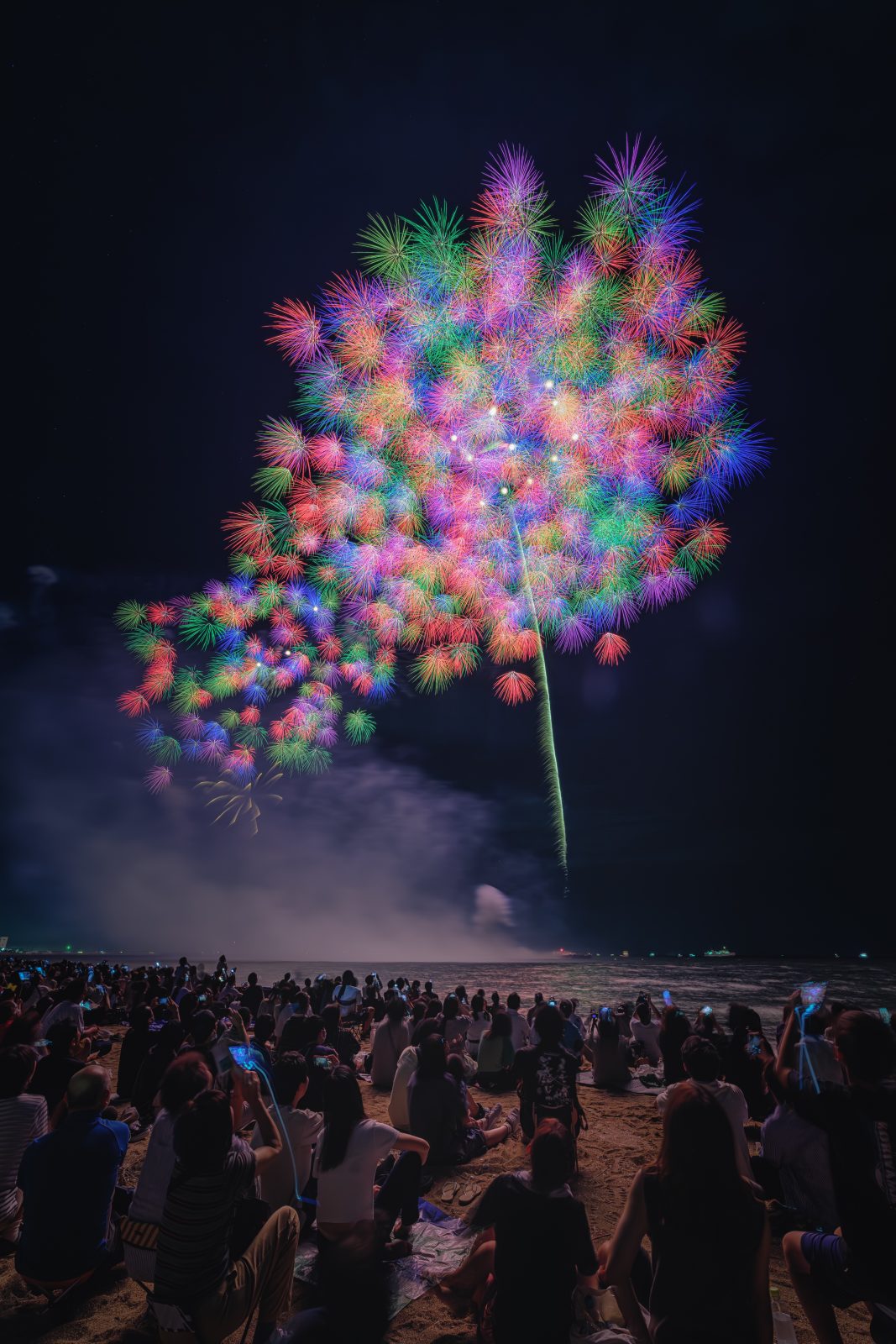 鈴鹿げんき花火大会の写真「2023年の彩色千輪菊」